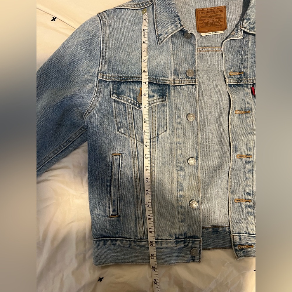 Levi’s Premium Trucker Denim Jacket – Light Wash, Water<Less, Size M - Picture 7 of 10